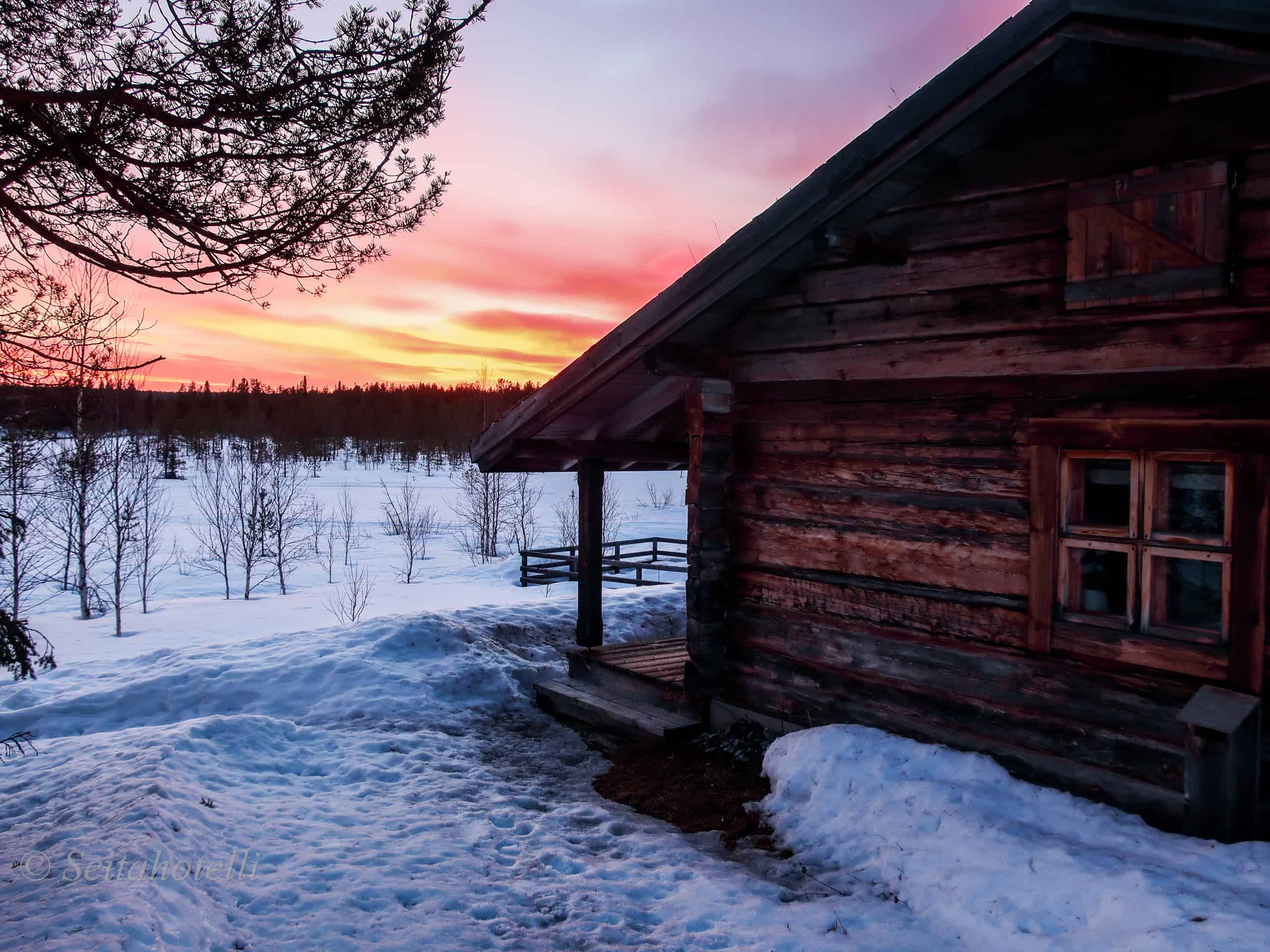 Etusivu | Seita Hotelli Kevätmaisema savusaunalta
